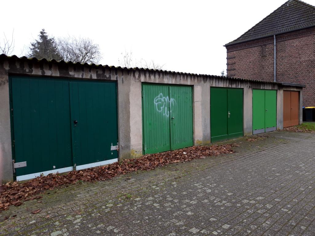 Farbige Garagentore - Jedem das Seine | WH Baubeschlag