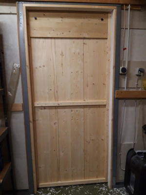 Einfache Holzschiebetr-Konstruktion